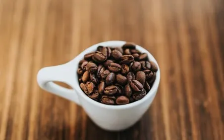 Цена чашки кофе в кофейнях к концу года может перевалить за 500 рублей