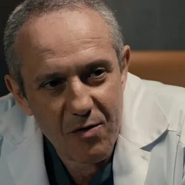 Владимир Довжик в роли нейрохирурга Юрия Шейнмана