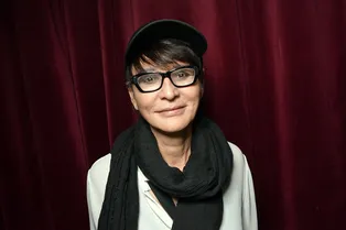 «Естественная и крутая»: Ирина Хакамада впечатлила поклонников зажигательным танцем