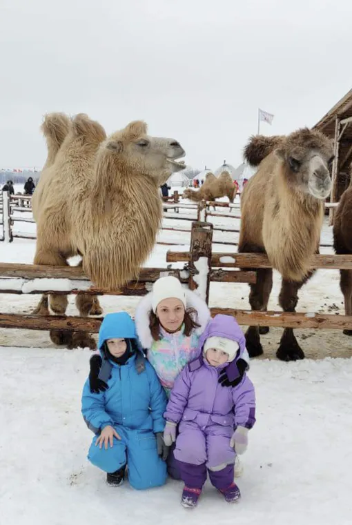 Екатерина до болезни, со старшими детьми Екатерина до болезни, со старшими детьми