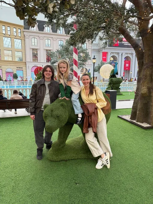 Анна, Мила и Майкл