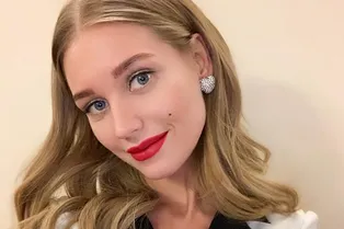 «Дочкины думы»: Кристина Асмус выложила трогательное фото с дочери