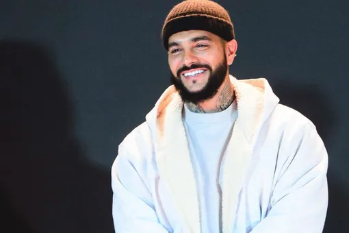 Ближе к народу: Тимати пользуется московским метро Ближе к народу: Тимати пользуется московским метро