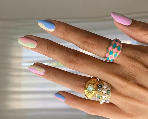 Маникюр на весну 2025