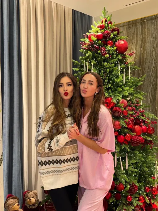 Ольга Бузова с сестрой Анной