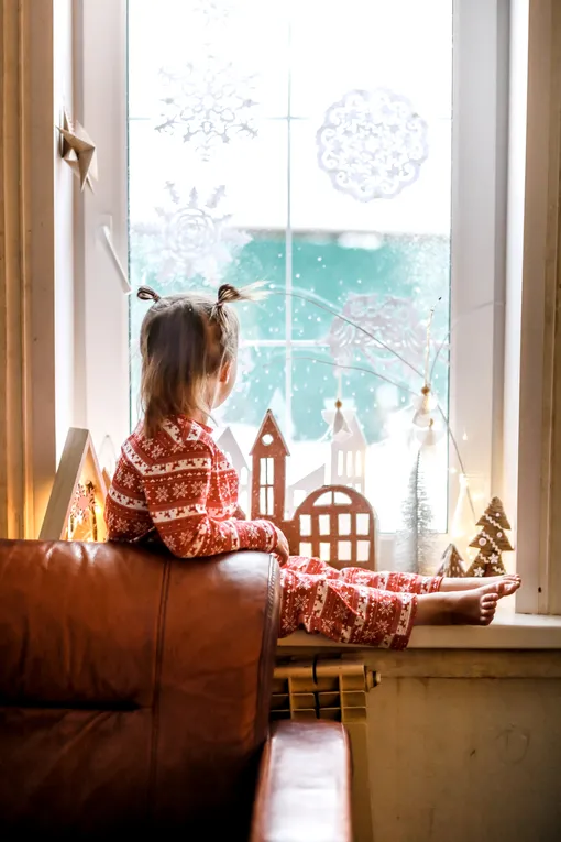 украшение окна к Новому году