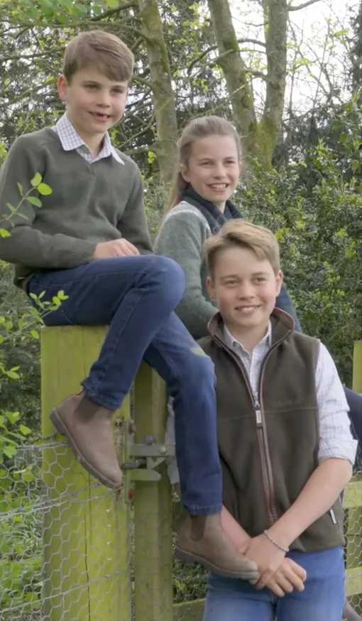 принц Луи, принц Джордж и принцесса Шарлотта принц Луи, принц Джордж и принцесса Шарлотта