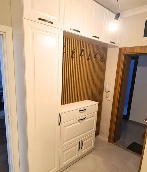 Вешалки в форме латунных капель