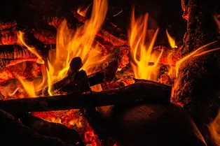 Жертвами пожара в детском палаточном лагере стали уже четыре ребенка