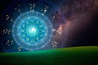 Лунный гороскоп на 30 мая: гости для Рыб, премия для Овнов, ревнивые партнёры для Дев