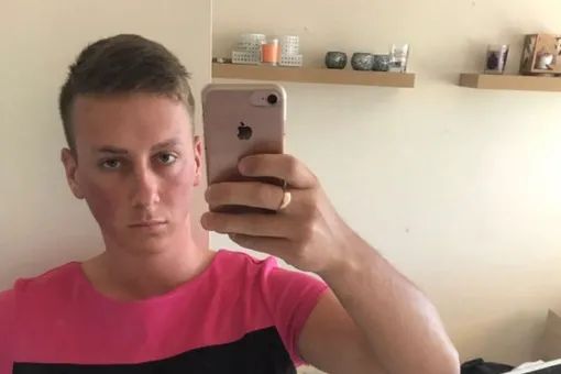 Ему не разрешили носить шорты на работе, и он отомстил самым невероятным образом Ему не разрешили носить шорты на работе, и он отомстил самым невероятным образом