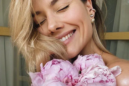 Юля Паршута выпустила новый трек «Слушать» Юля Паршута выпустила новый трек «Слушать»