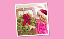 Как украсить двери к Новому году и Рождеству — 30 фото