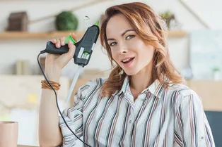 Не красьте обои и швы между плитками: 6 «умных» лайфхаков для дома, которые только испортят интерьер