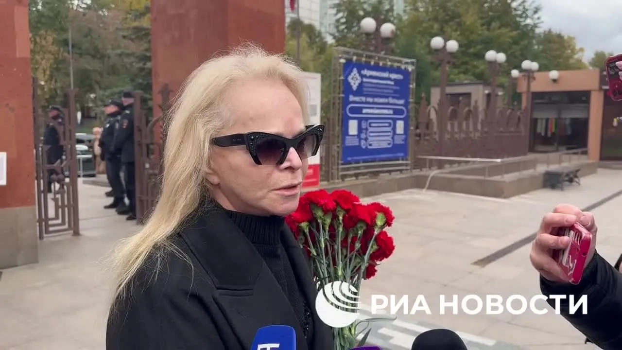 Нажми и смотри