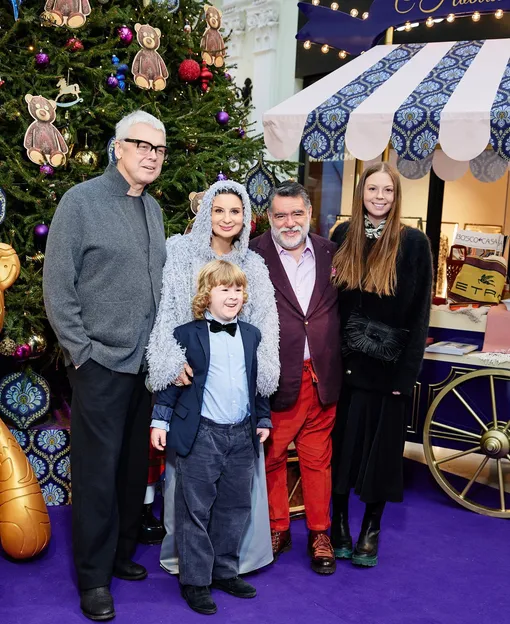 Екатерина и Александр Стриженовы с дочерью Анастасией и внуком Петром Екатерина и Александр Стриженовы с дочерью Анастасией и внуком Петром