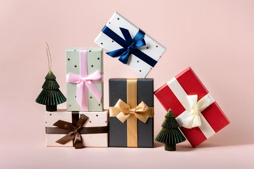 «В списке 800 пунктов — и я ни от чего не откажусь!»: редакция делится идеями подарков к Новому году