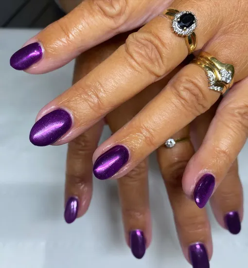 Хромированный денежный маникюр на ноябрь 2025 года Хромированный денежный маникюр на ноябрь 2025 года