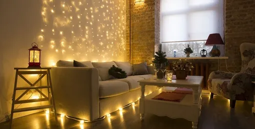 Световые «следы» на стенах