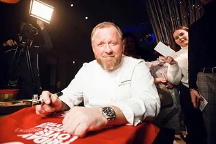 Рок-звезда или повар? Как Константин Ивлев стал главным шефом страны Рок-звезда или повар? Как Константин Ивлев стал главным шефом страны