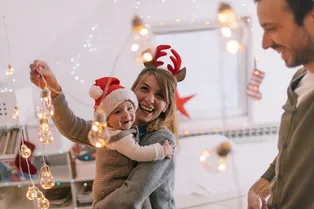 Как украсить дом к празднику и при этом не умереть