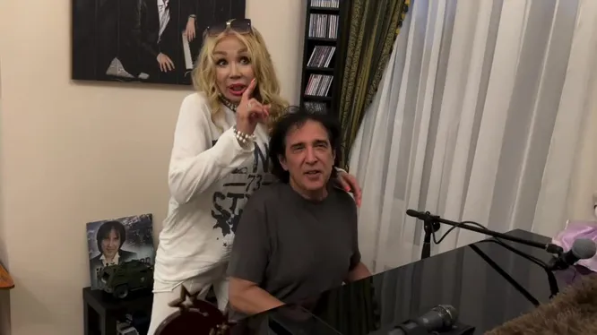 Нажми и смотри