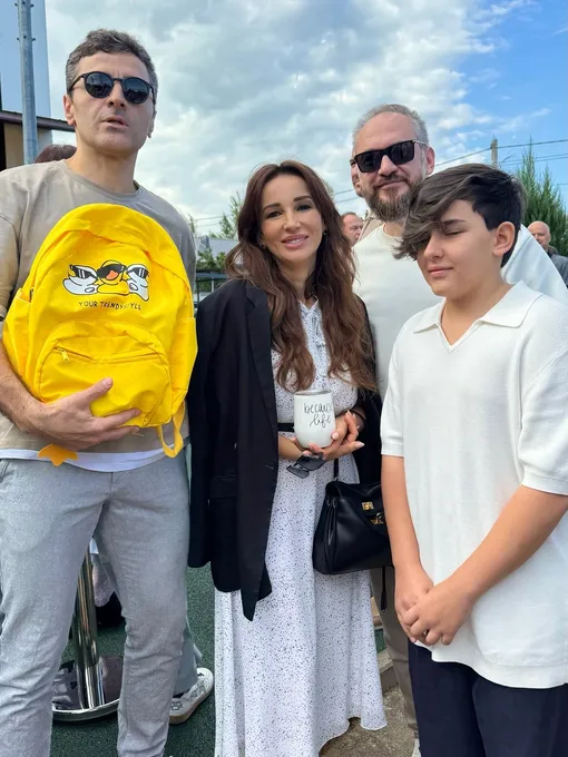 Анфиса Чехова с сыном Соломоном, его отцом Гурамом Баблишвили и своим женихом Александром Златопольским Анфиса Чехова с сыном Соломоном, его отцом Гурамом Баблишвили и своим женихом Александром Златопольским