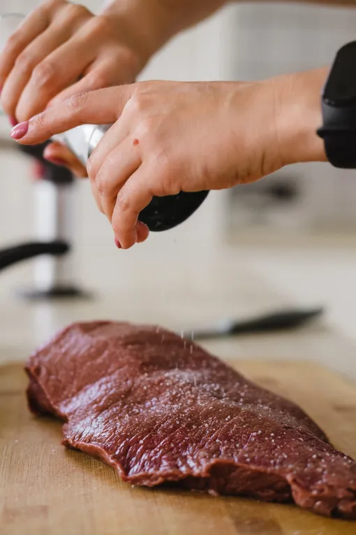 Сырое мясо повар фото Сырое мясо повар фото