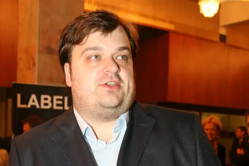 Василий Уткин был один из лучших спортивных комментаторов на телевидении Василий Уткин был один из лучших спортивных комментаторов на телевидении