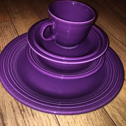 Фиолетовый (тёмные оттенки) Фиолетовый (тёмные оттенки)