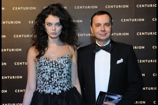 Модель, вышедшая замуж за российского олигарха в 16 лет, экстренно госпитализирована Модель, вышедшая замуж за российского олигарха в 16 лет, экстренно госпитализирована