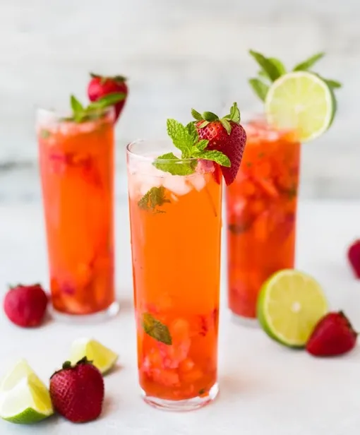 Врач советует пить ягодные морсы не более 1 стакана в день Врач советует пить ягодные морсы не более 1 стакана в день