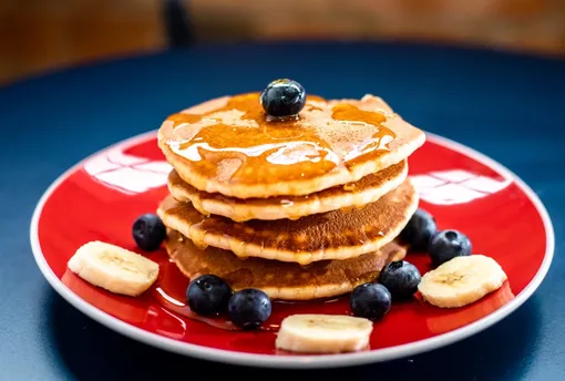 Блины с мёдом подавали, чтобы жизнь была сладкой Блины с мёдом подавали, чтобы жизнь была сладкой