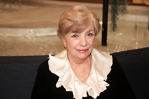 47-летняя дочь Ольги Остроумовой родила актрисе пятую внучку 47-летняя дочь Ольги Остроумовой родила актрисе пятую внучку