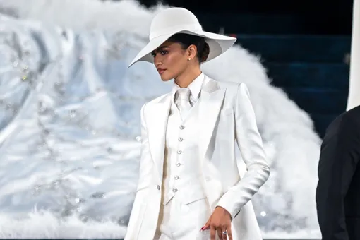 Таинственная шляпка: почему Зендея в центре слухов о заговоре стилистов