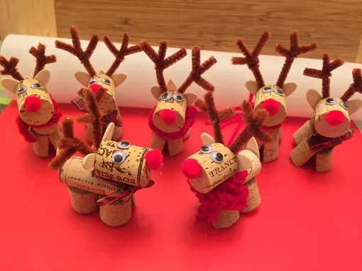 Олени из пробок от вина Олени из пробок от вина