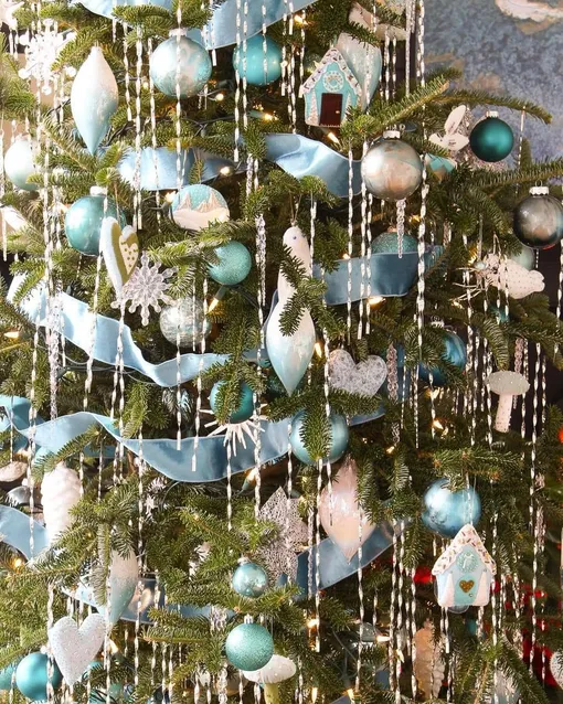 новогодняя ель в ретро стиле