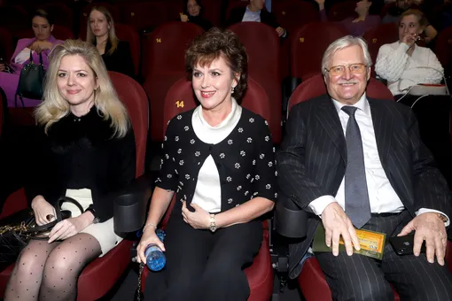 Юрий Кара с женой и дочерью