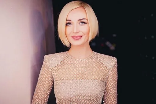 Кокосы вместо купальника: Полина Гагарина восхитила поклонников откровенным фото