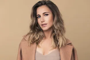 «Меня научили радоваться мелочам»: Юлия Ковальчук в день рождения рассказала о детстве