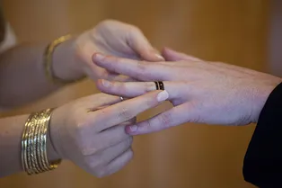 Исследования показали, что женатые мужчины реже страдают от выгорания Исследования показали, что женатые мужчины реже страдают от выгорания