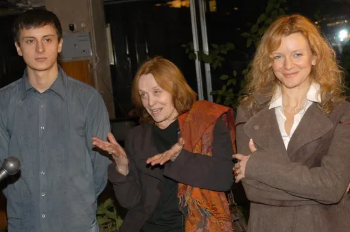 Маргарита Терехова с детьми Анной и Александром. Архивное фото