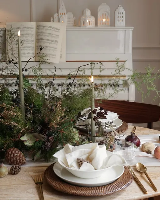 Как украсить круглый или овальный стол на Новый год