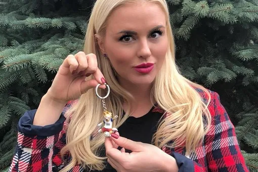 «Удалила ребра?»: Фото Анны Семенович раскритиковали подписчики «Удалила ребра?»: Фото Анны Семенович раскритиковали подписчики