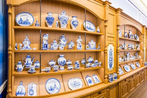 Выставка гжельских художников и ремесленников в Москве Выставка гжельских художников и ремесленников в Москве