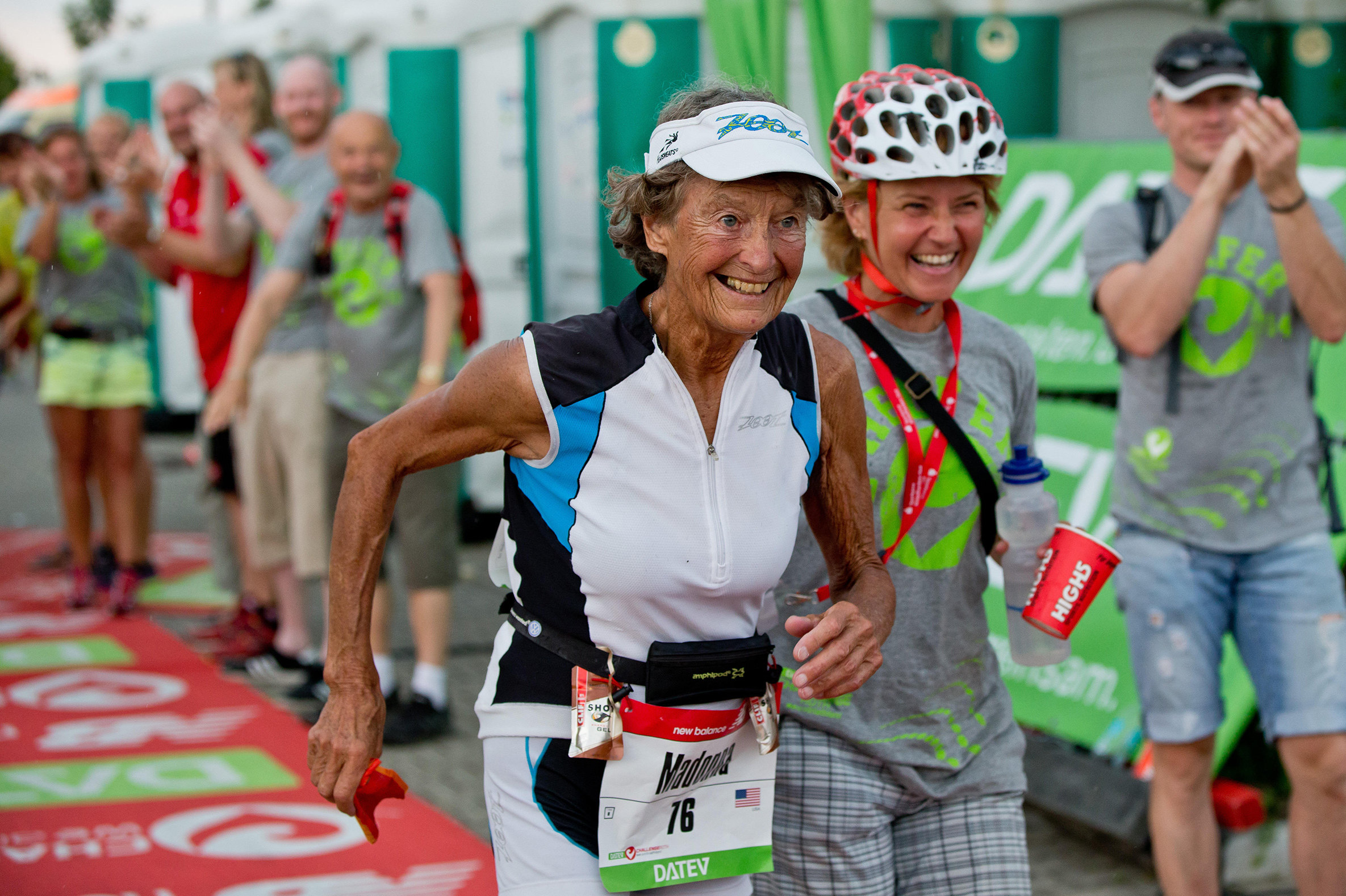 Сексуалды есектер мен писькилердің таза видеосы