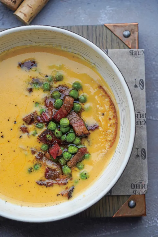 Сырный суп с беконом и зелёным горошком Сырный суп с беконом и зелёным горошком