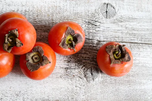 Осторожно! Вот кому нельзя переедать хурму