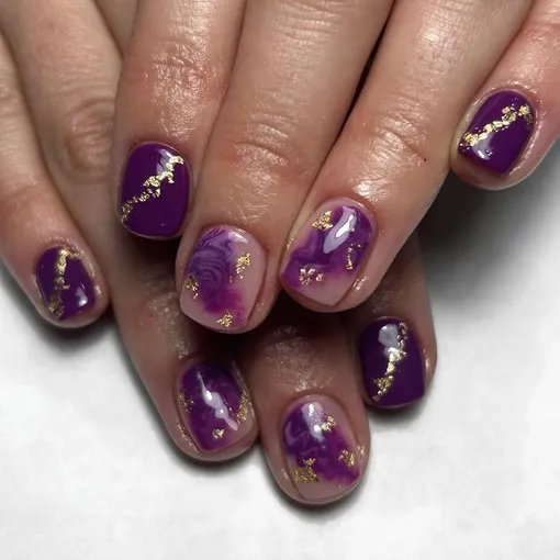 Мраморный денежный маникюр на ноябрь 2025 года Мраморный денежный маникюр на ноябрь 2025 года