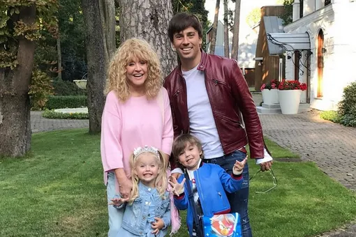 Алла Пугачева показала, какой «неправильной» едой кормит своих детей Алла Пугачева показала, какой «неправильной» едой кормит своих детей